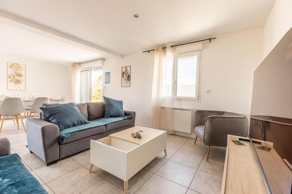 Maison Piscine Zenith D'auvergne Clermont Sud *